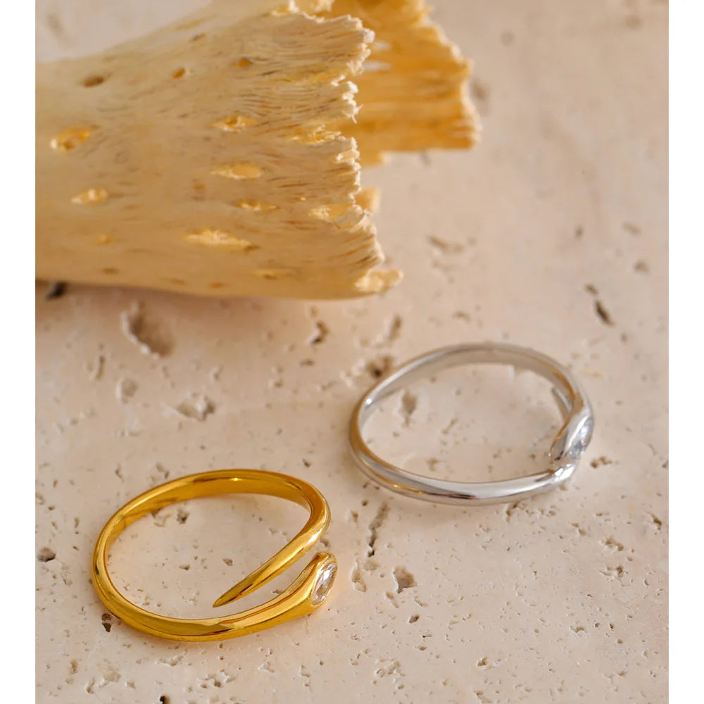 Anel Ajustável  de Cobra em Aço Inoxidável com Zircônia