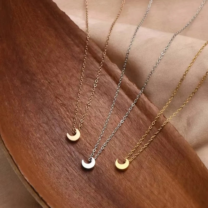 Colar Pingente de Lua Crescente em Aço Inoxidável À Prova d'Água e Hipoalergênico
